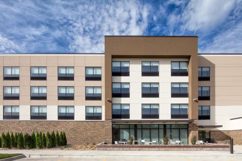 holiday inn express and suites east peoria river