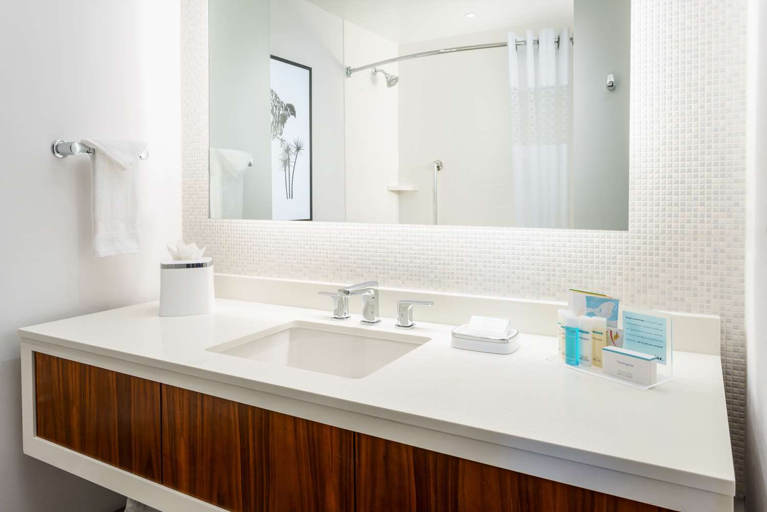 hampton inn and suites santa monica