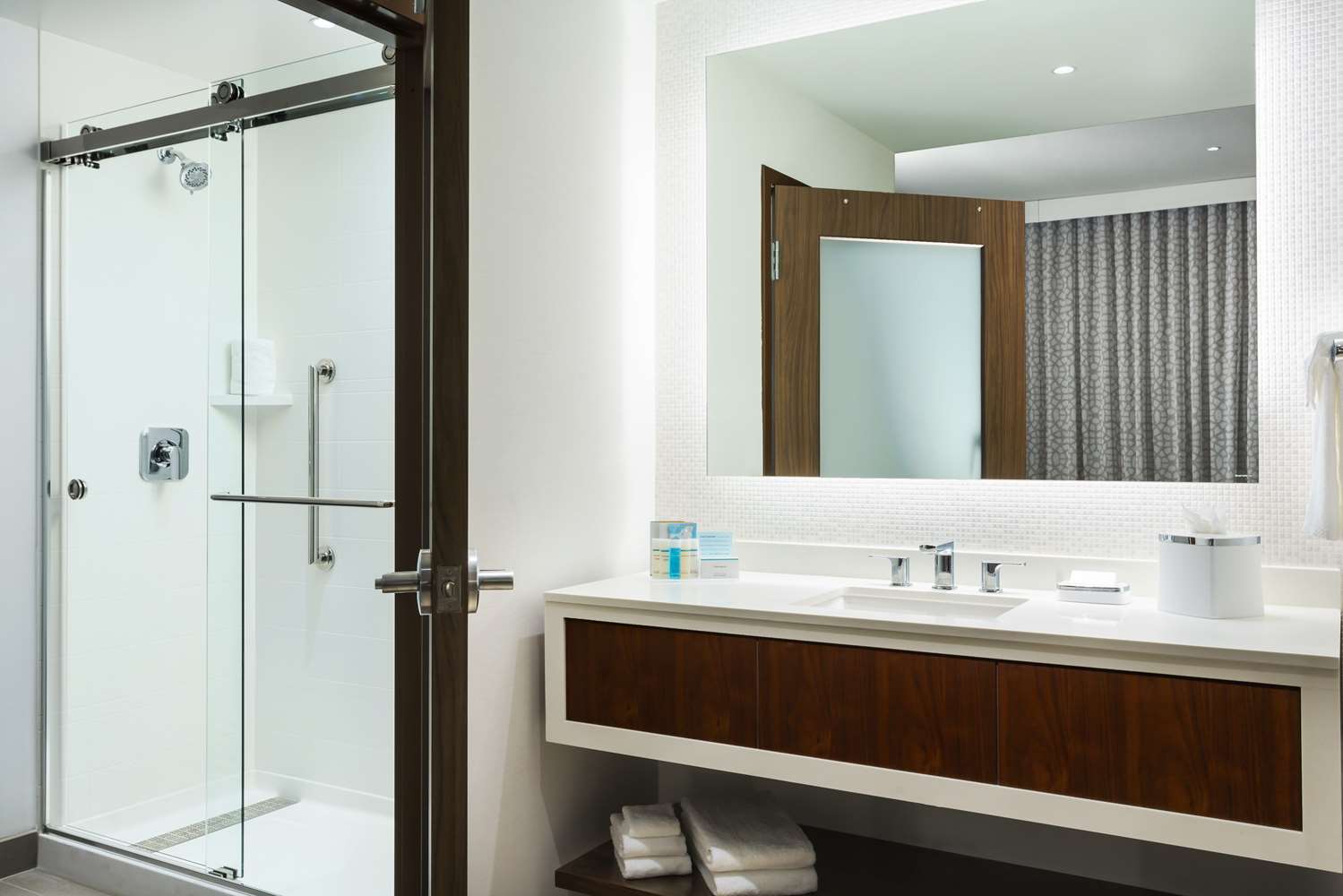 hampton inn and suites santa monica