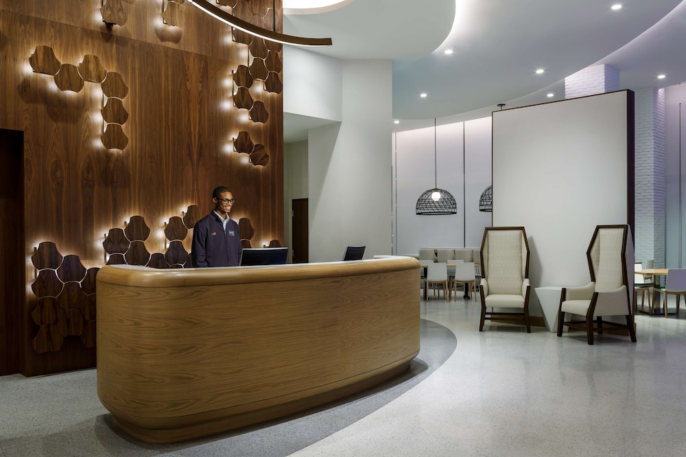 hampton inn and suites santa monica