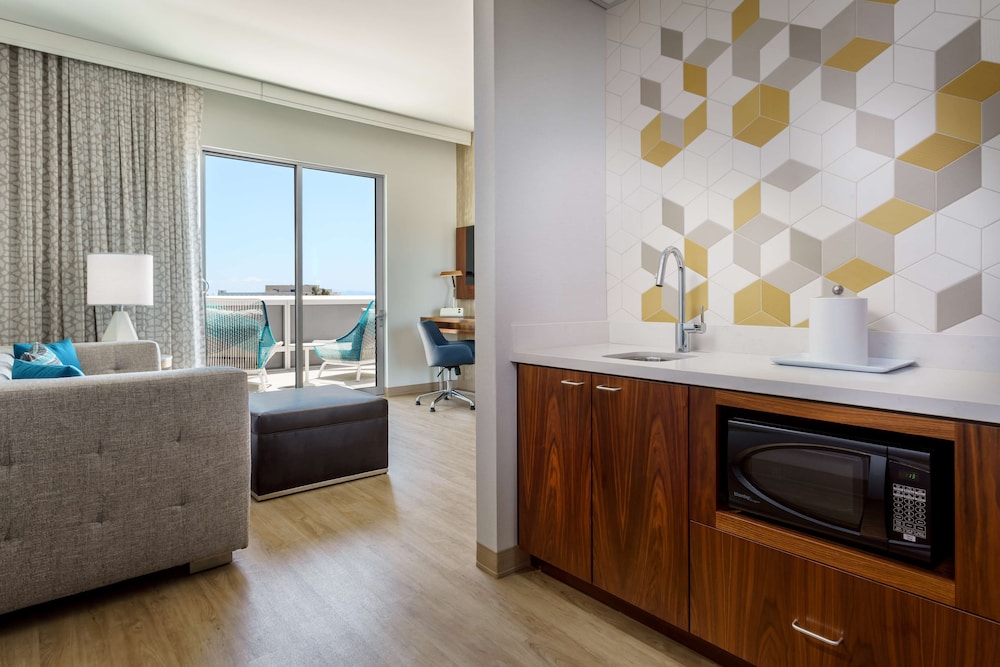 hampton inn and suites santa monica