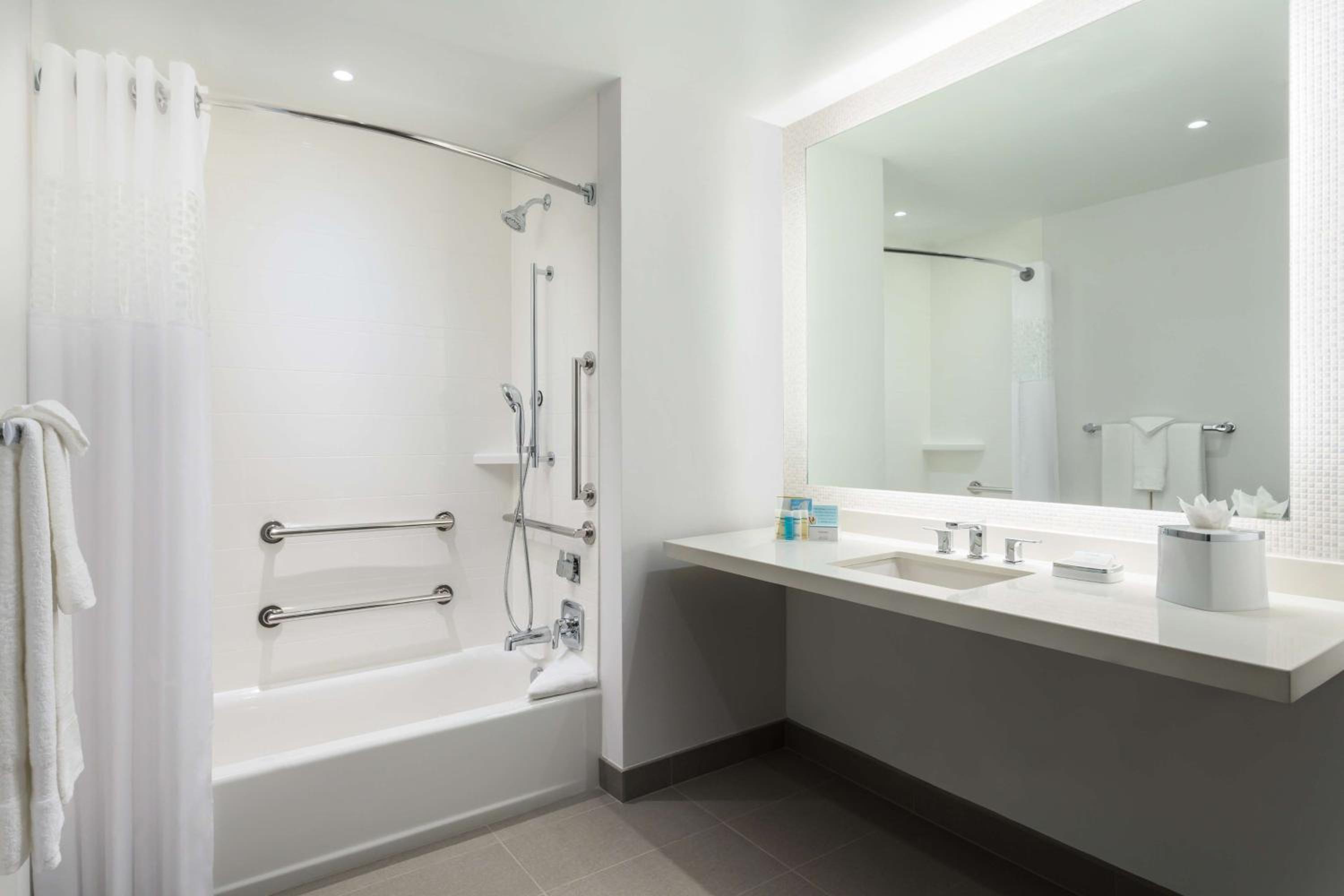 hampton inn and suites santa monica