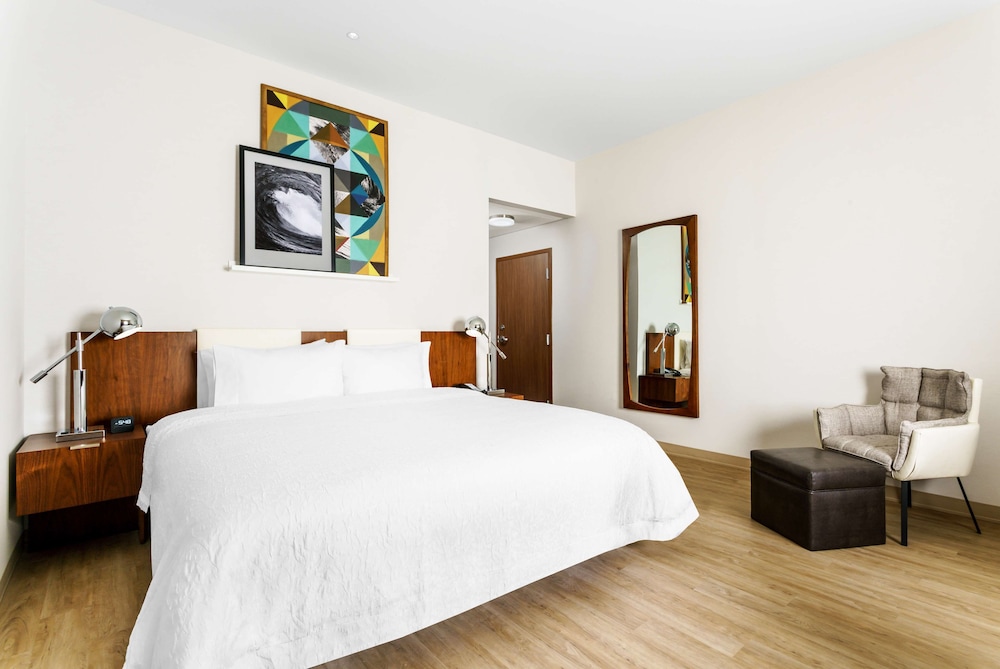 hampton inn and suites santa monica