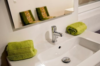 marco polo malta hostel
