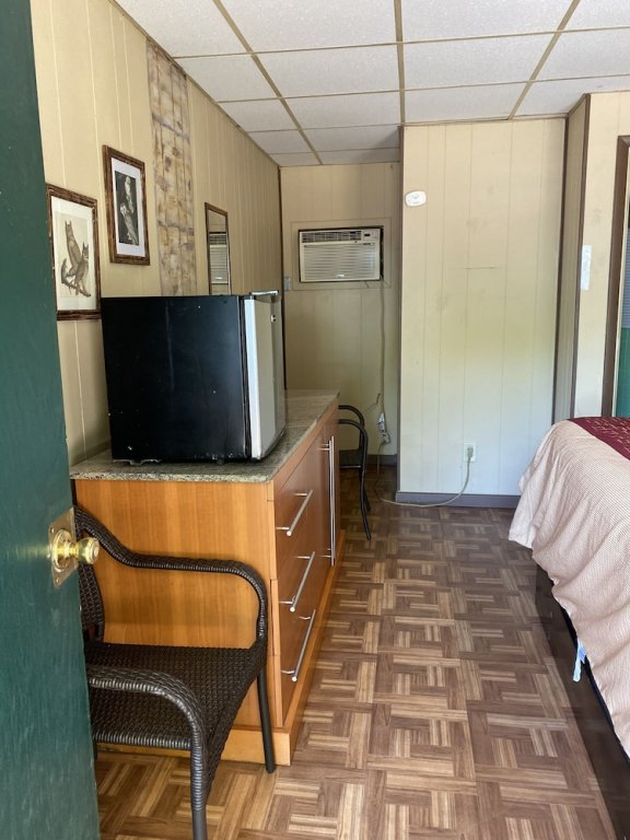 holly hill motel