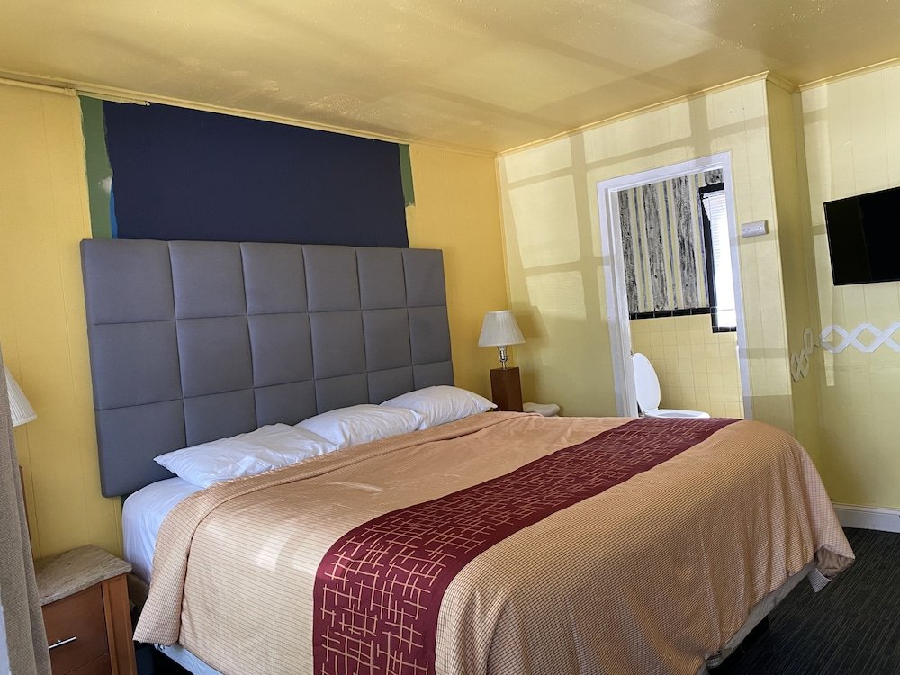 holly hill motel