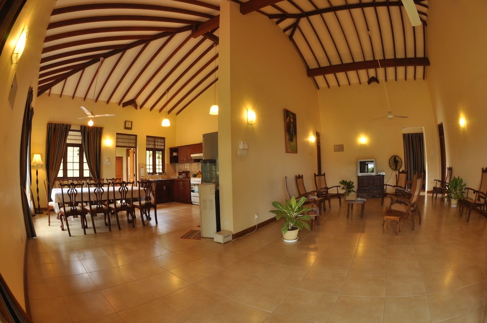 lake view bungalow yala