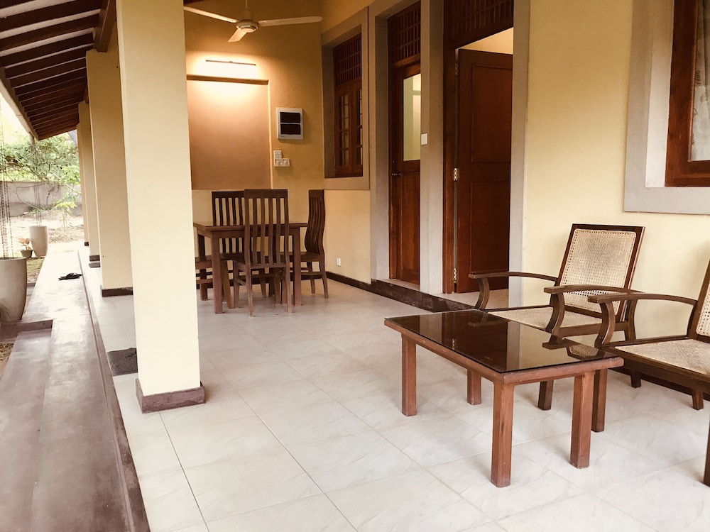 lake view bungalow yala