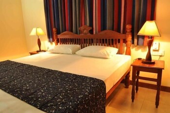 lake view bungalow yala