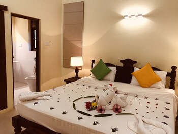 lake view bungalow yala