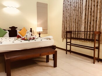 lake view bungalow yala