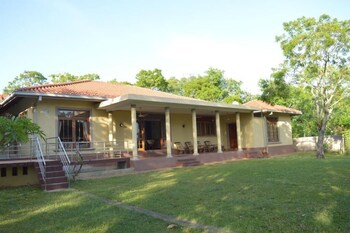 lake view bungalow yala