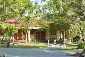lake view bungalow yala