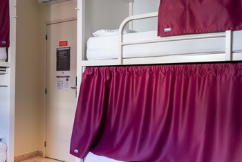 sant jordi hostels lisbon