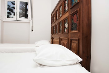 sant jordi hostels lisbon