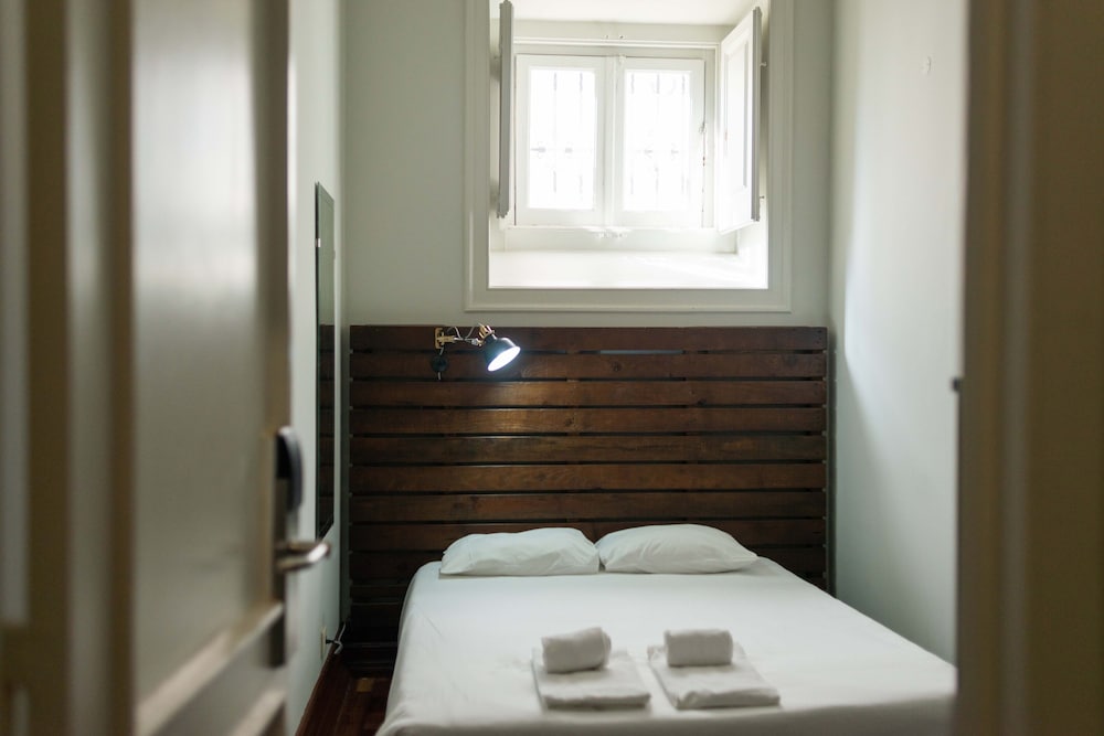 sant jordi hostels lisbon