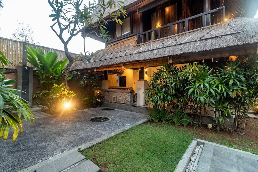 Radiant Jepun Villa,Kuta>>Bali,3 star