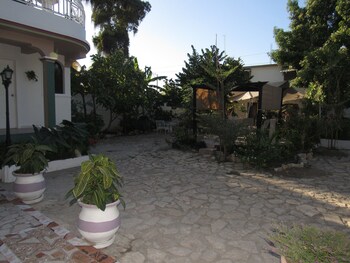 L'eternel Est Mon Secours,Near Public University Of L'artibonite Gonaives,3 star