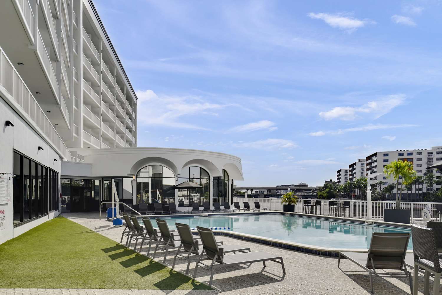 hotel tampa riverwalk