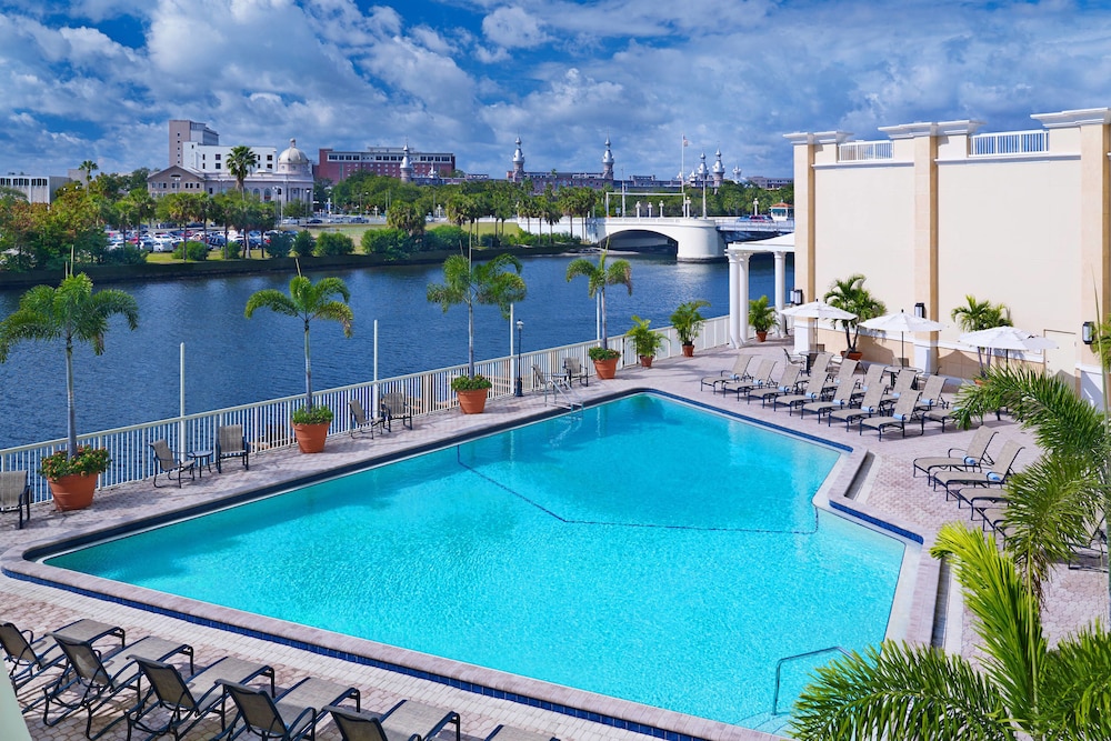 hotel tampa riverwalk