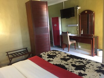gumare executive lodge