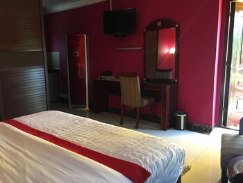 gumare executive lodge