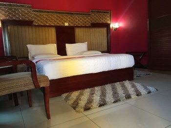 gumare executive lodge