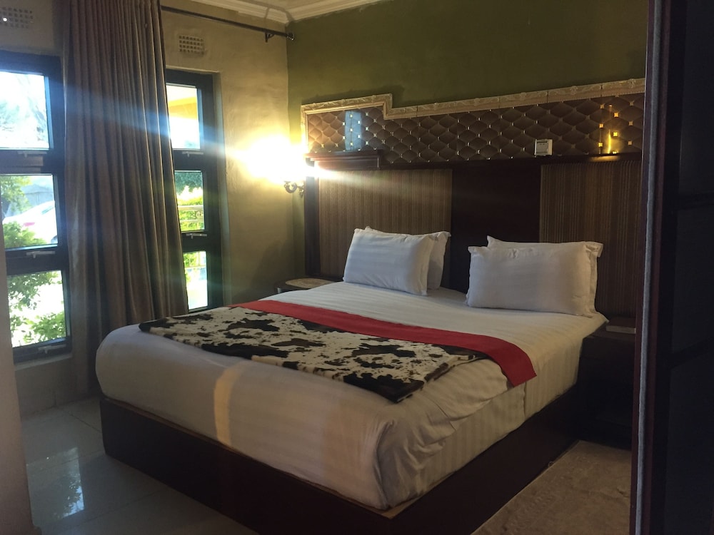 gumare executive lodge
