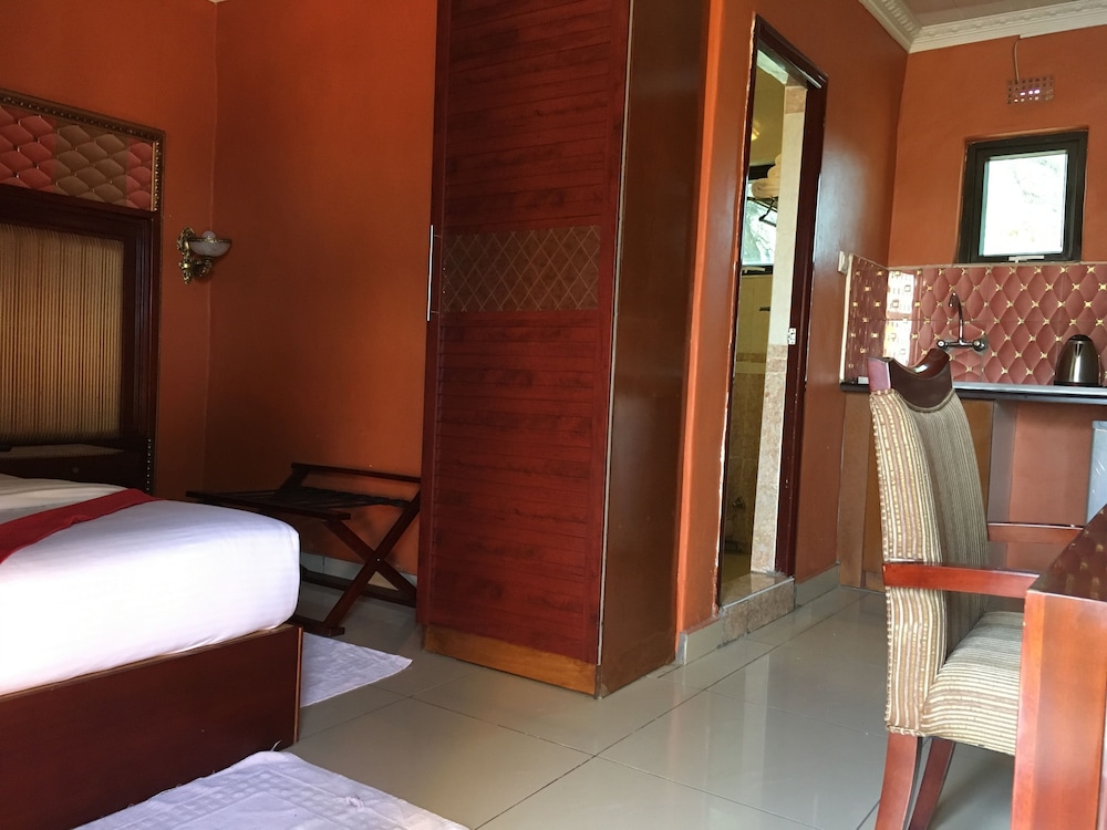 gumare executive lodge