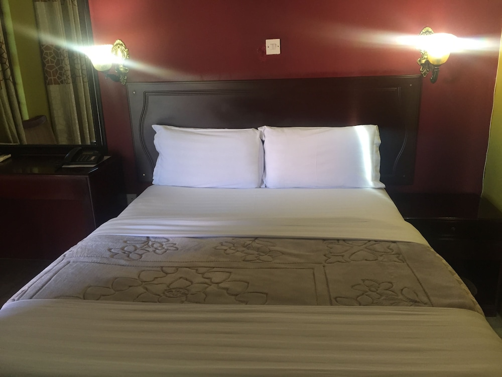 gumare executive lodge