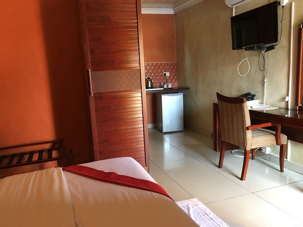 gumare executive lodge
