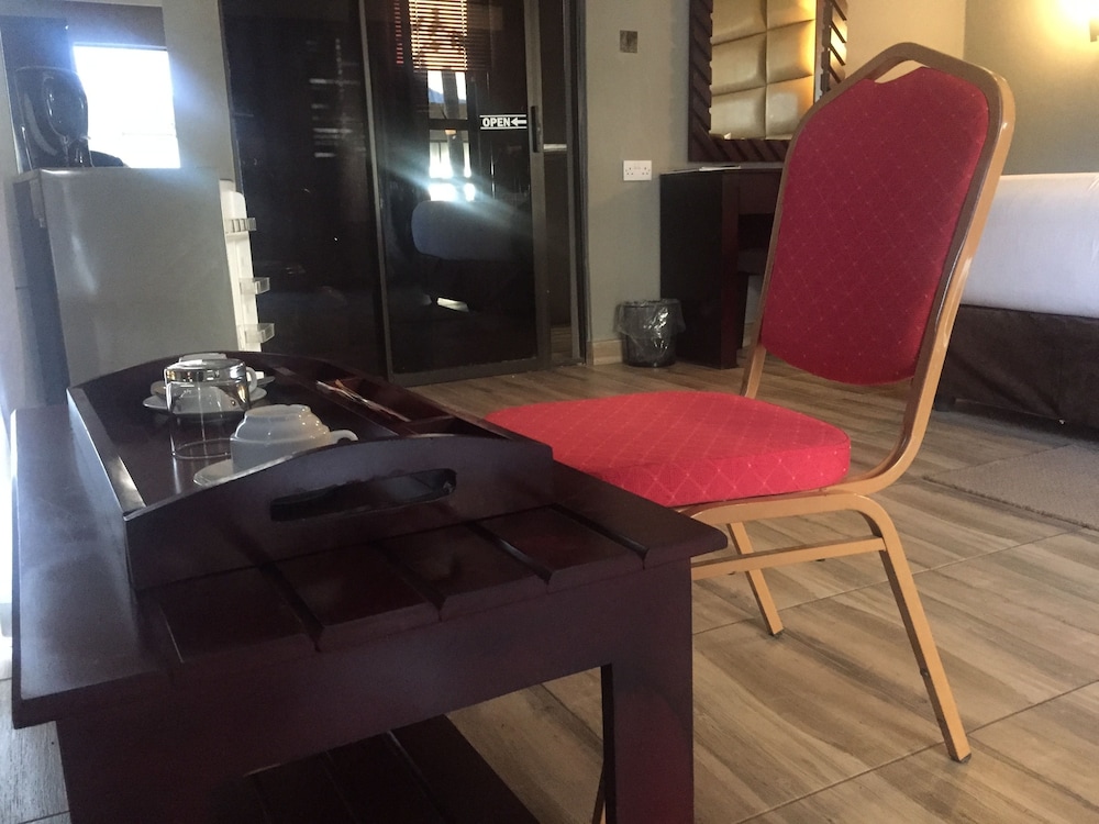 gumare executive lodge