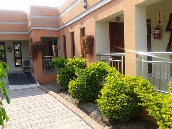 gumare executive lodge