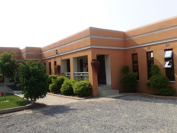 gumare executive lodge