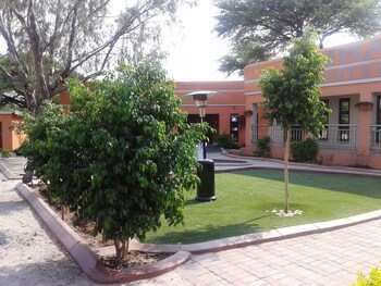 gumare executive lodge