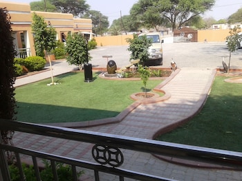 gumare executive lodge