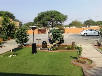 gumare executive lodge