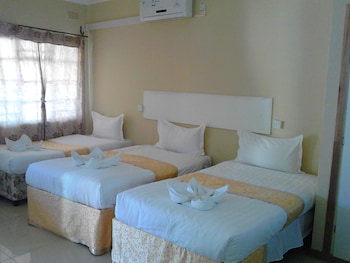 pacific conqueror self catering units