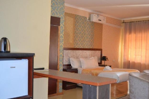 pacific conqueror self catering units