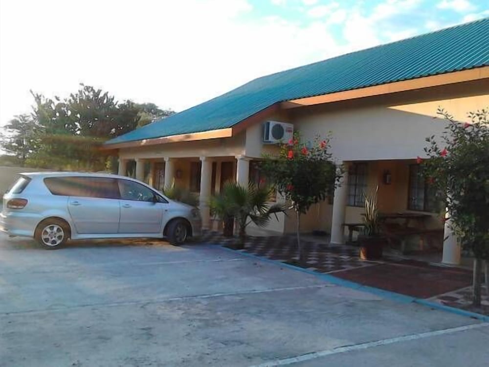 pacific conqueror self catering units