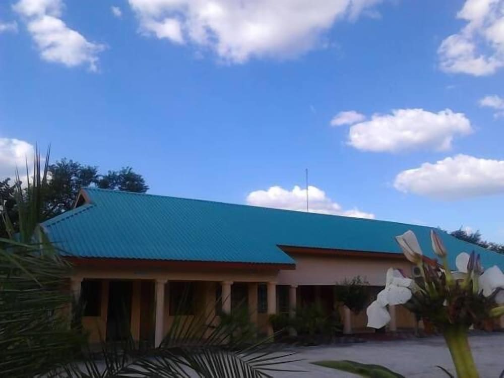 pacific conqueror self catering units