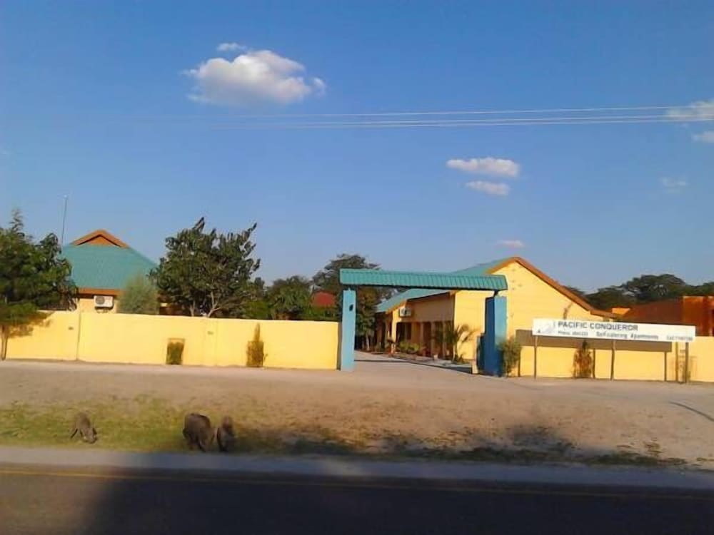 pacific conqueror self catering units