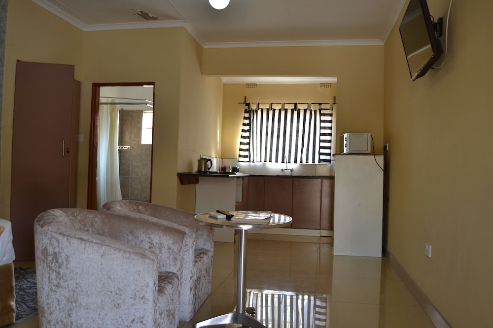 pacific conqueror self catering units