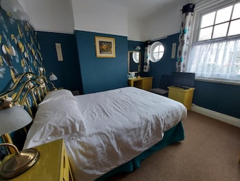 the hilary guest house adults only