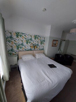 the hilary guest house adults only