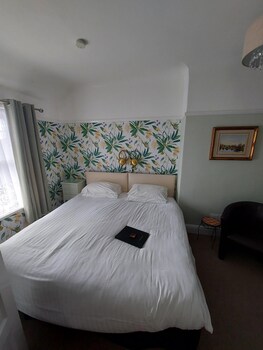 the hilary guest house adults only