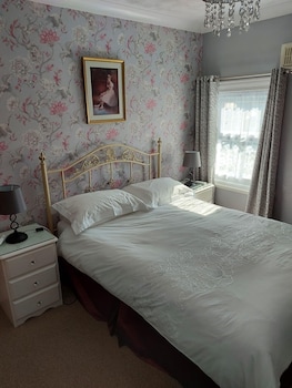 the hilary guest house adults only
