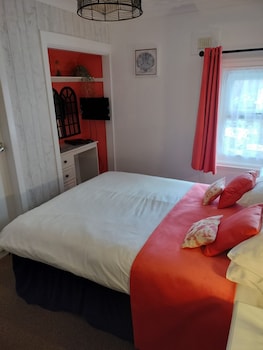 the hilary guest house adults only