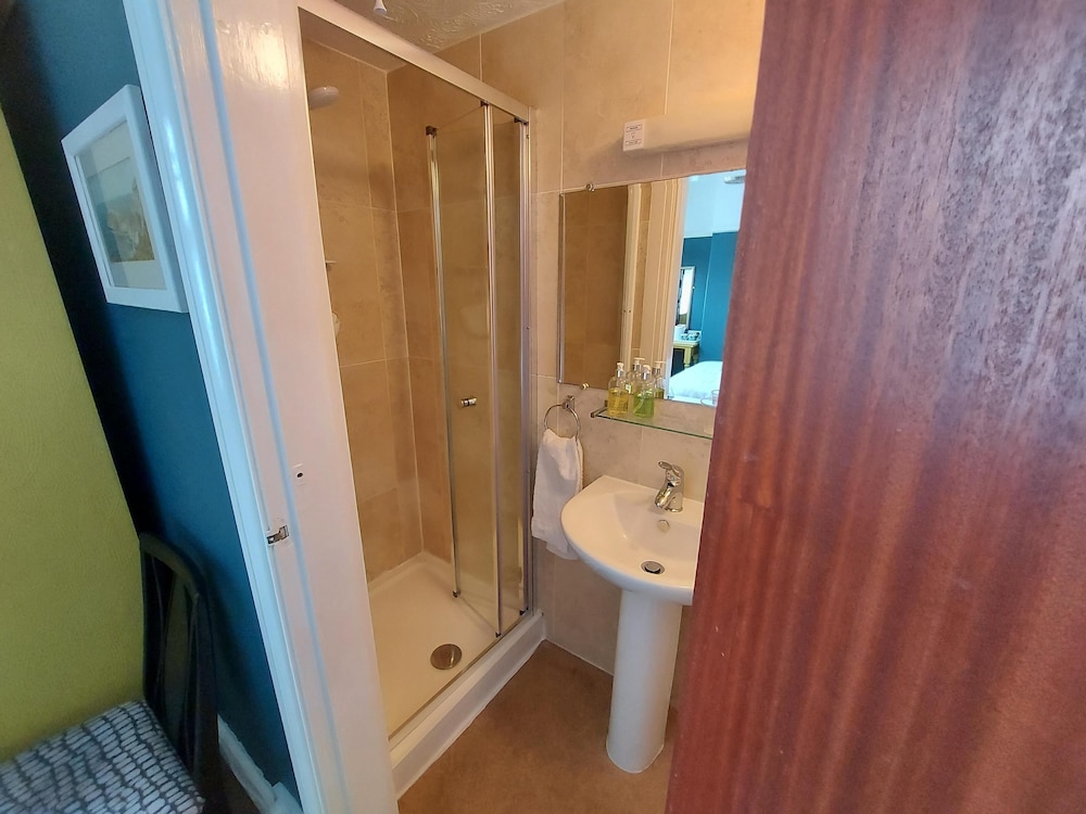 the hilary guest house adults only