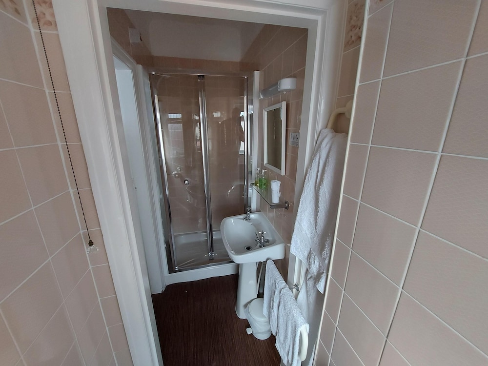 the hilary guest house adults only